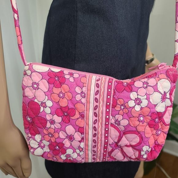 CLEARANCE.      Vera Bradley Flowers And Stripes Pink Small Crossbody - Picture 1 of 5